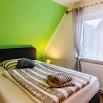 Haus Mit Garten Und Kamin