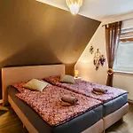 Haus Mit Garten Und Kamin Holiday home Wilhelmshaven