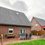 Nyaraló Haus Mit Garten Und Kamin