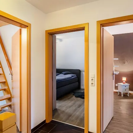 Haus Mit Garten Und Kamin *