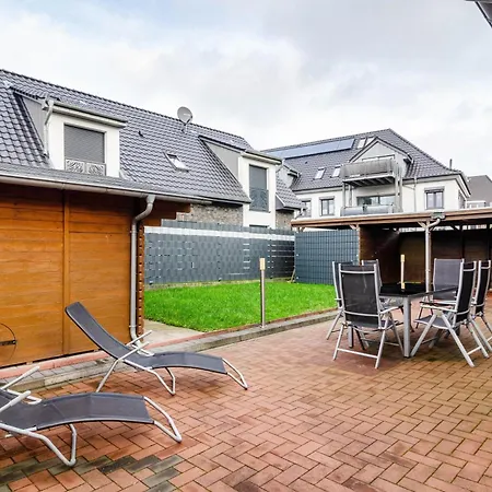 Haus Mit Garten Und Kamin